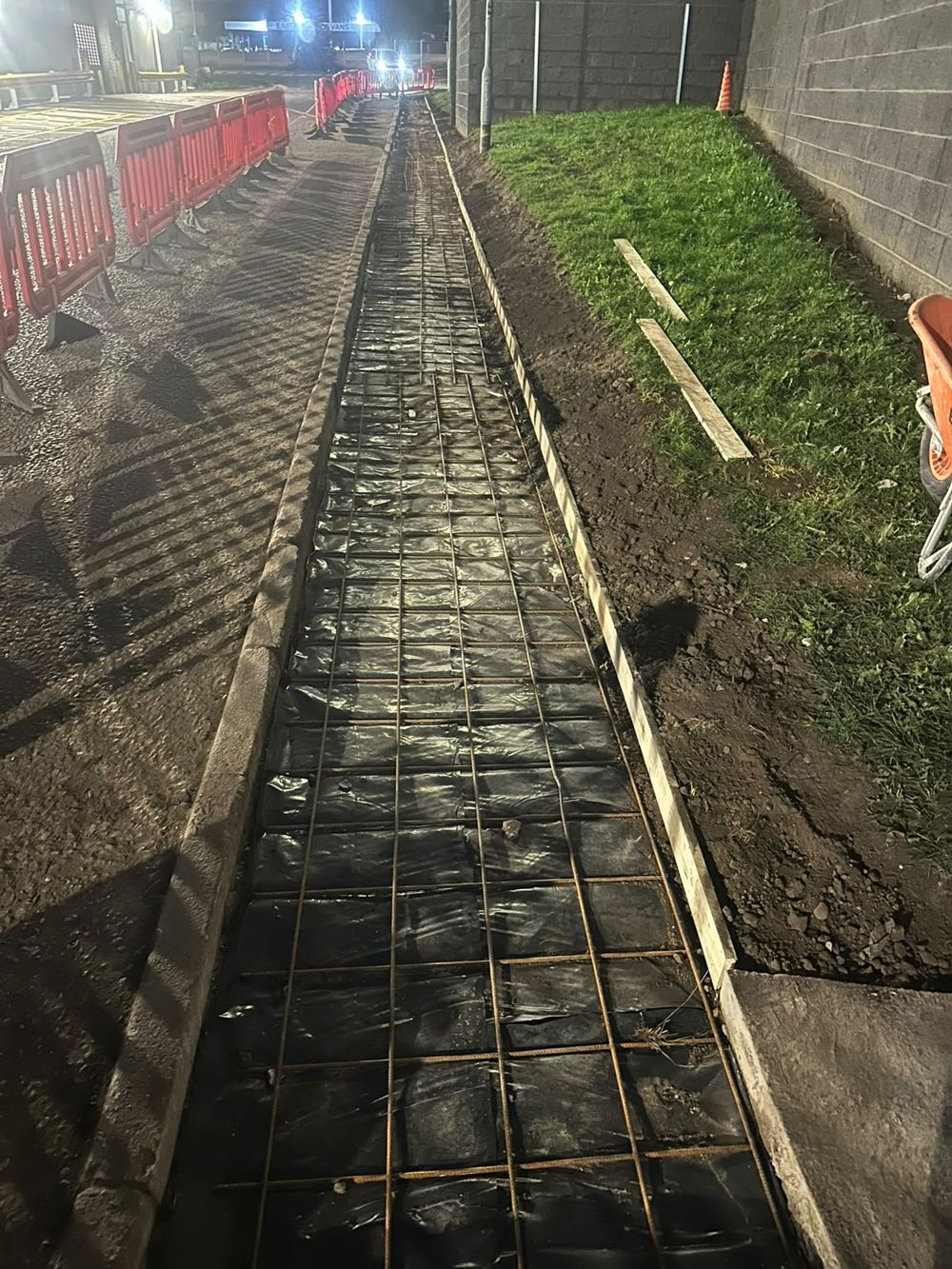 Reinforced concrete foundations set out and cast on a commercial site
